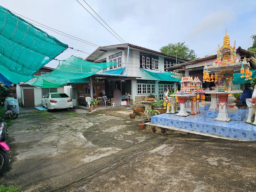 🏡 ขายด่วน❗️ที่ดินแปลงมุมติดถนนซอย พร้อมบ้านครึ่งปูนครึ่งไม้ และห้องเช่า 8 ห้อง ซอยรามอินทรา 47 6