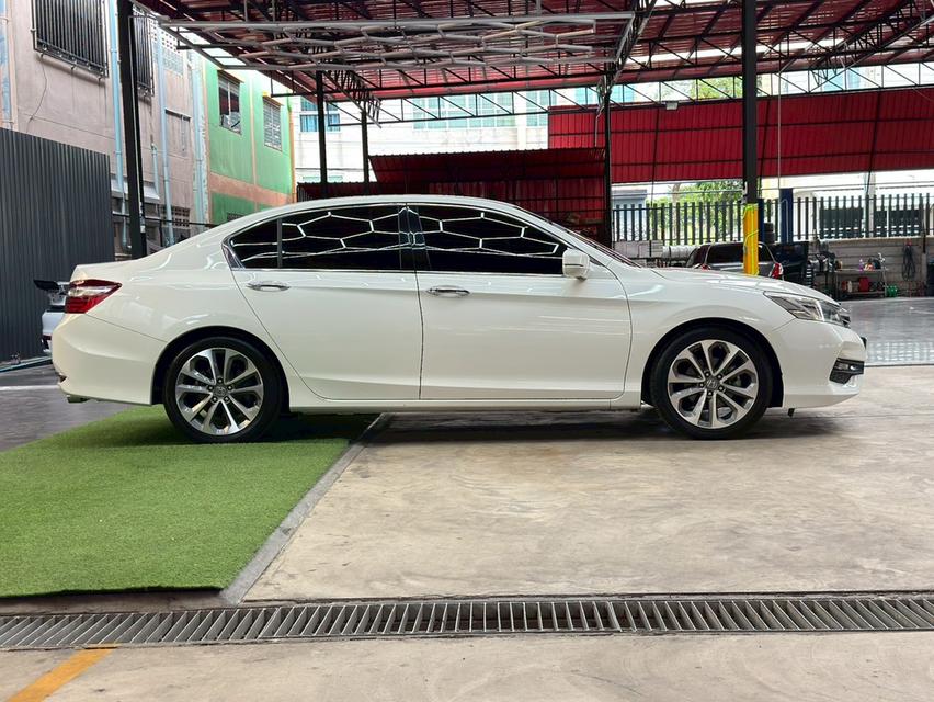 HONDA ACCORD 2.0 EL ปี2018 รถมือเดียว ออกห้างป้ายแดงมา บุ๊คครบ เช็คศูนย์ทุกระยะ 4