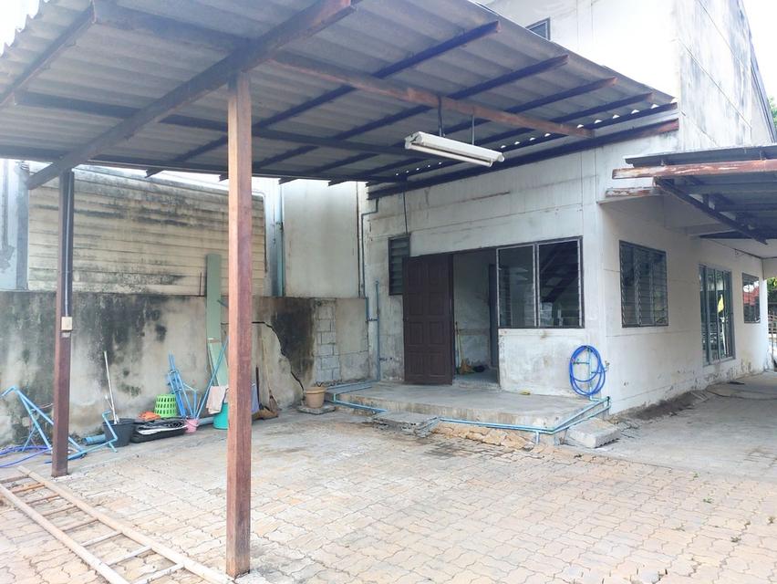 บ้านแฝด 3 ล้านบาท! ทำเลโคตรสะดวก ติดถนนติวานนท์ ใกล้ Central แจ้งวัฒนะ และ BTS สถานีปากเกร็ด! 6