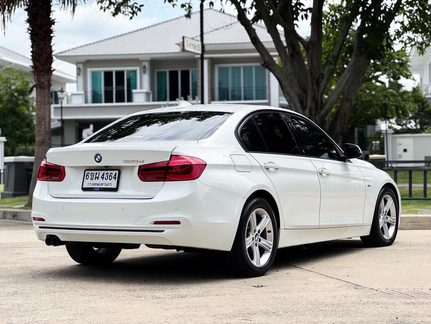 รหัสรถ AVA4364 🎉 BMW 320d Sport ตัว Lci แล้ว รุ่น top สุด (ดีเซลล้วน) F30 ปี 2017