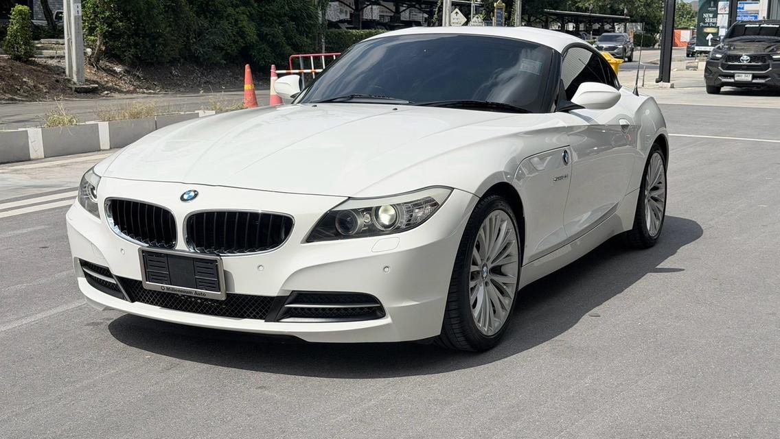 2010 BMW Z4 2.5 sDrive23i สีขาว Milage 40,XXX KM สวยที่สุดเท่าที่เคยเห็น เดิมทุกจุด รถศูนย์ Millennium auto เข้าศูนย์ เซอร์วิสศูนย์ทุกระยะ รูปที่ 3