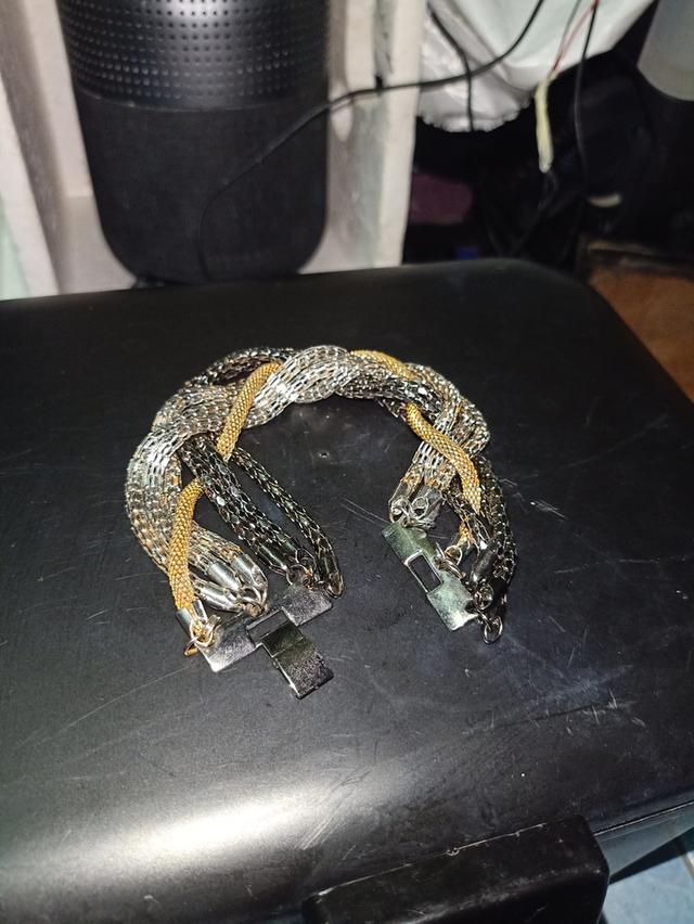 กำไล  สร้อยไข่มุก  เครื่องเงิน กำไลนาค