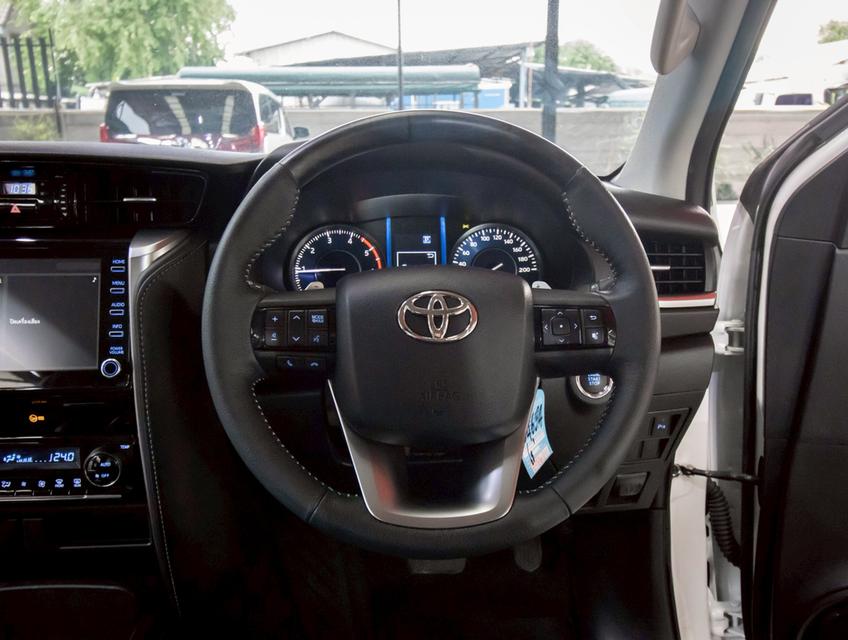 TOYOTA FORTUNER 2.4 Leader G 2WD 2023 8