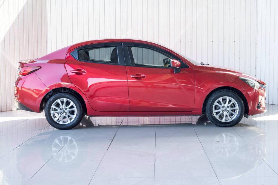 MAZDA MAZDA2 1.3 High Connect ปี 2016 สีแดง เกียร์A/T โฉม ปี14-ปัจจุบัน 4Dr รูปที่ 4