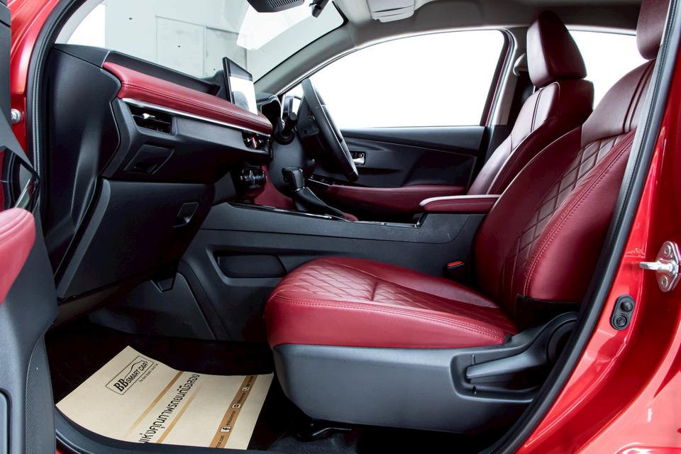 TOYOTA YARIS ATIV 1.2 PREMIUM LUXURY 2023  7