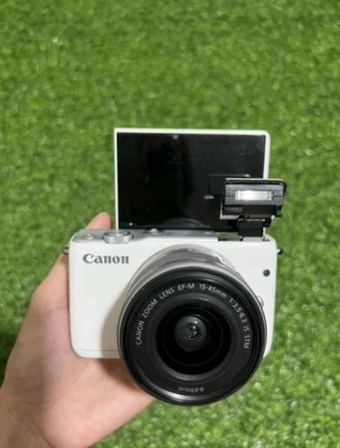 Canon EOS M10