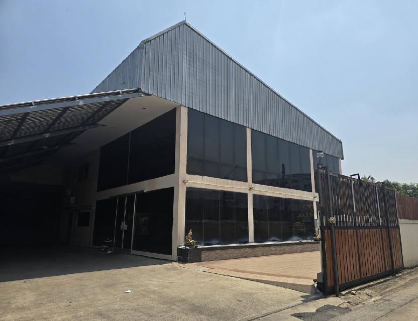 ให้เช่าโกดังพร้อมสำนักงาน 2 ชั้น / พื้นที่ใช้สอยรวม 600 ตารางเมตร / ทำเลย่านโชคชัย 4 / ซอยลาดพร้าววังหิน 47 1