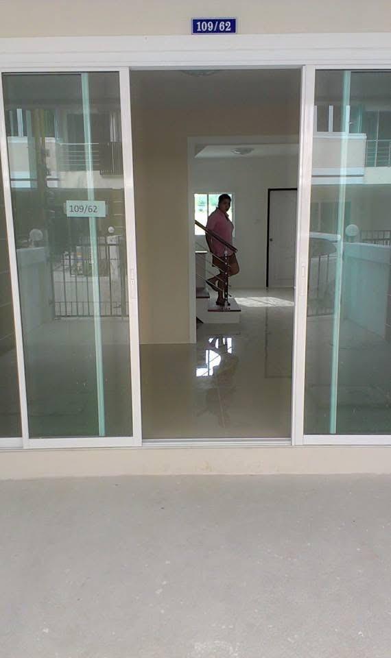 ทาวเฮ้าส์ หมู่บ้านโฮมอินทาวน์ พานทอง ชลบุรี 9