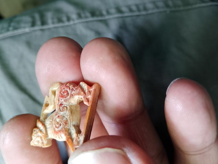 งาแกะหลวงพ่อเดิมสามขวัญ 8