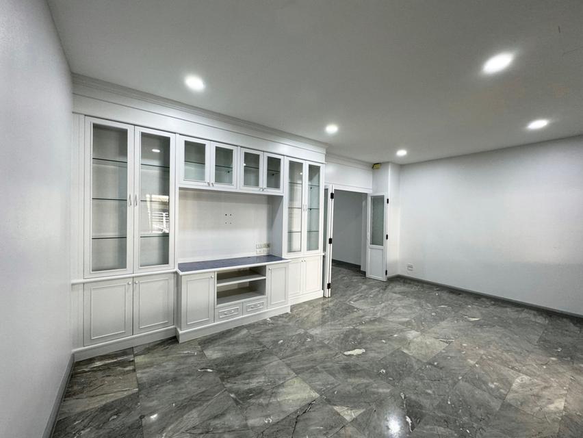 ขาย / เช่าด่วน ทาวน์เฮ้าส์ 4 ชั้น หมู่บ้าน วราธรวิลล์ พัฒนาการ 44 17