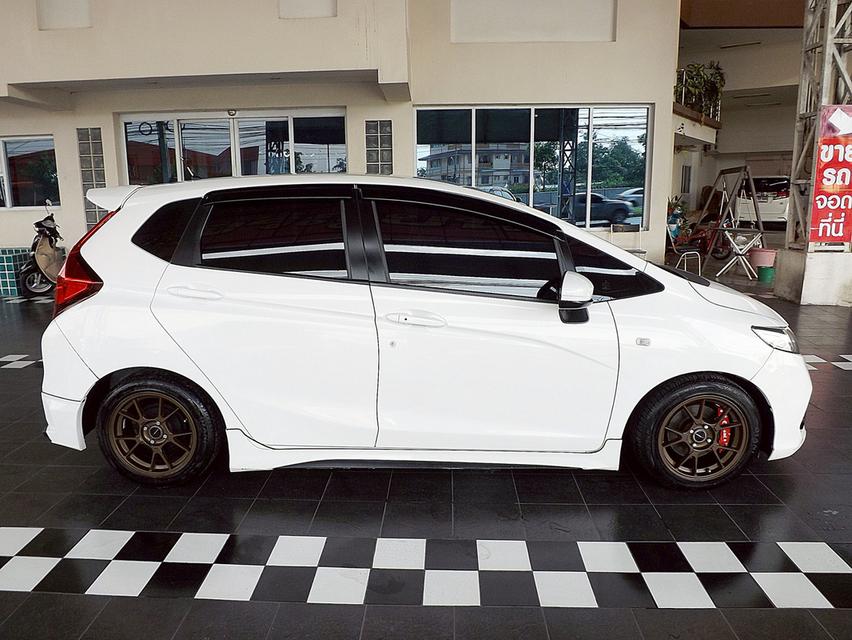 รหัสรถ KCY6424 HONDA JAZZ GK 1.5V PLUS AUTO ปี 2019
