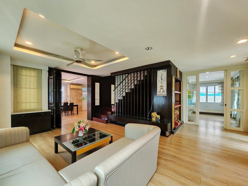 ให้เช่าบ้าน ม.บ้านลาดพร้าว Exclusive  ถ.เลียบด่วนเอกมัย-รามอินทรา 9