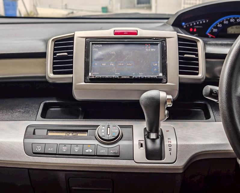 2011 HONDA FREED 1.5E 7