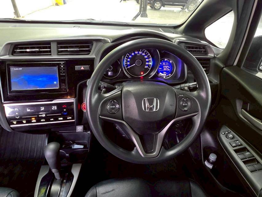Honda Jazz 1.5RS + ปี 2017 ♨️ #ประกันเครื่องเกียร์3ปี3หมื่นkm♨️ 7