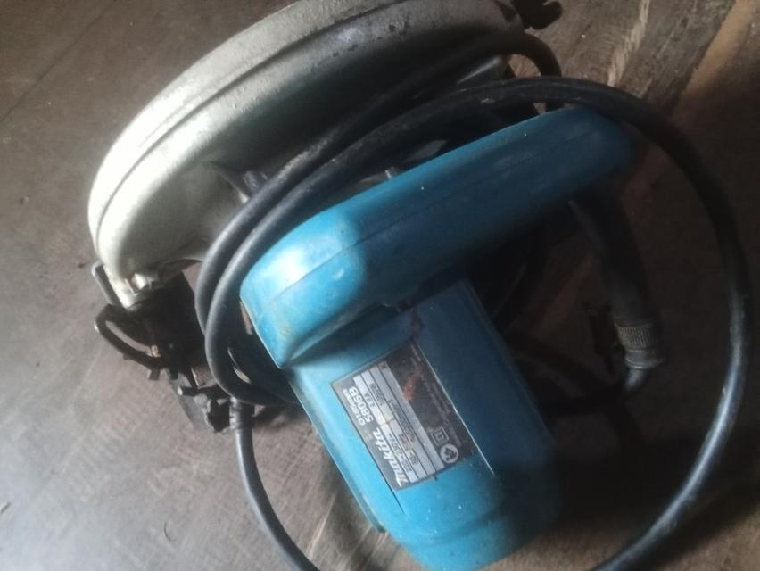 เลื่อยวงเดือน makita รุ่น 5806 b 1,050 วัตต์