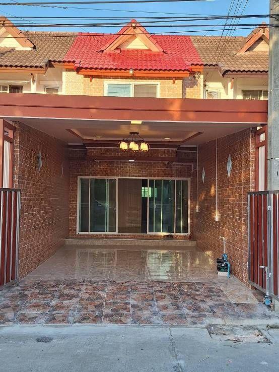 ขายบ้านทาวน์เฮ้าส์ รีโนเวทใหม่ หมู่บ้านบุราพันธ์ หนองจอก 1