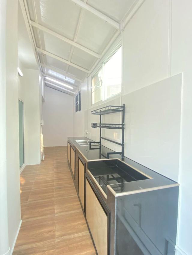 ขายทาวน์โฮม 3 ชั้น หลังมุม  เนื้อที่ 30.3 ตร.วา  หมู่บ้านเมอริทเพลส 2  ถนนลาดพร้าว 101 ซอย 39 แขวงวังทองหลาง 7