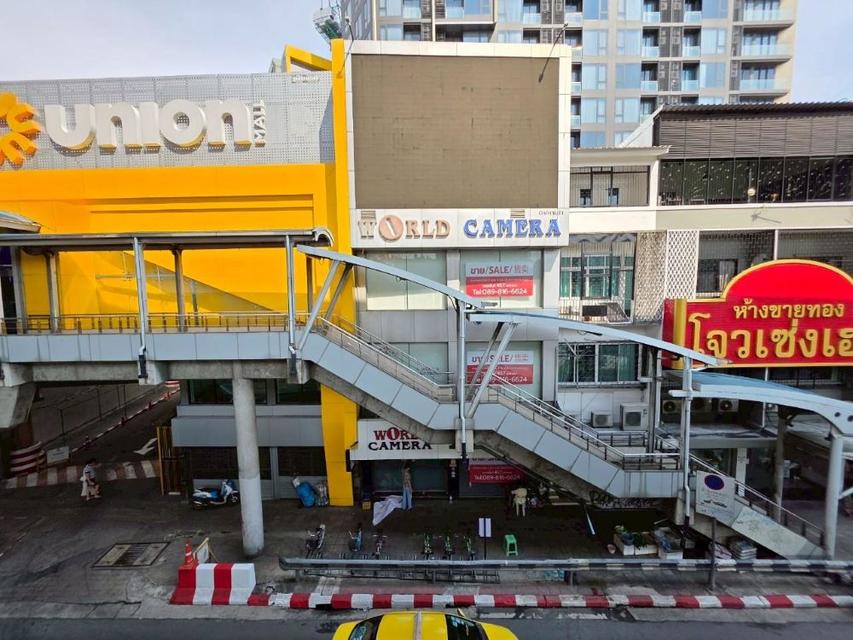 ขายอาคารพาณิชย์ 2 คูหา 4 ชั้นครึ่ง ทำเลทอง 5 แยกลาดพร้าว เดินทางสะดวก ติด MRT พหลโยธิน