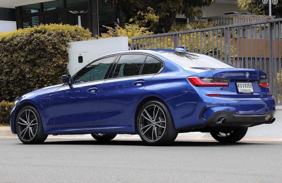 BMW 330e M Sport ปี 2021 ไมล์ 12x,xxx โล สามารถวิ่งด้วยระบบไฟฟ้า 60 โล รูปที่ 8