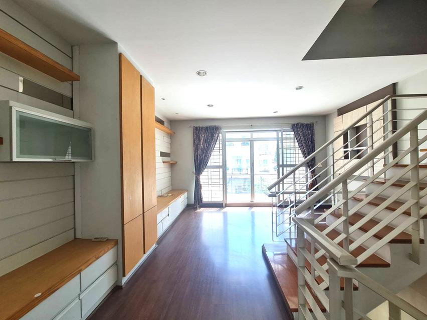 ขายบ้านกลางเมือง สวิสทาวน์ เกษตร–นวมินทร์ ทาวน์โฮม 3 ชั้น หลังใหญ่ หลังมุม รูปที่ 4