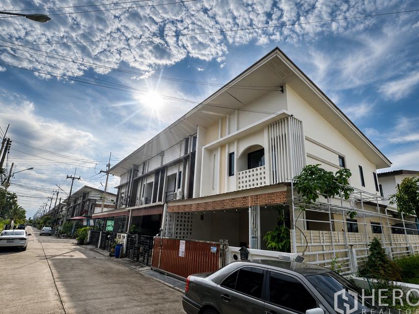 ขายทาวน์โฮมโมเดิร์น 4 ห้องนอน พร้อมครัวปิด โครงการบ้านฟ้าปิยรมย์ เทอร์เร่ (เฟส 12) ลาดสวาย ลำลูกกา ปทุมธานี HRE00937 17