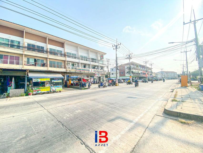 🔥 หลังมุมทำเลทอง! ตึกพาณิชย์ 3 ชั้น ย่านเอกทวีคูณ-ท่าทราย เพียง 3.29 ล้าน 💼 3