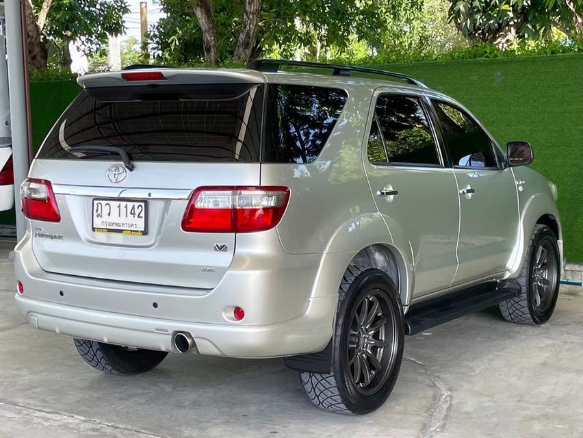 TOYOTA FORTUNER 3.0 V 2