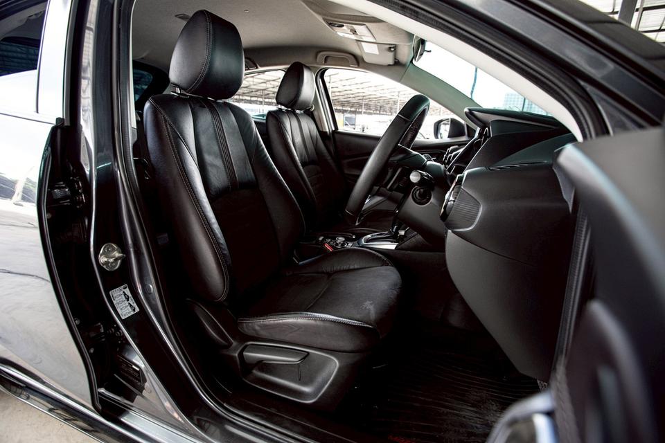 Mazda2 1.5 XD Highplus Sport ปี 2017 ดีเซล รุ่นท๊อป สีเทา มือเดียวป้ายแดง 14