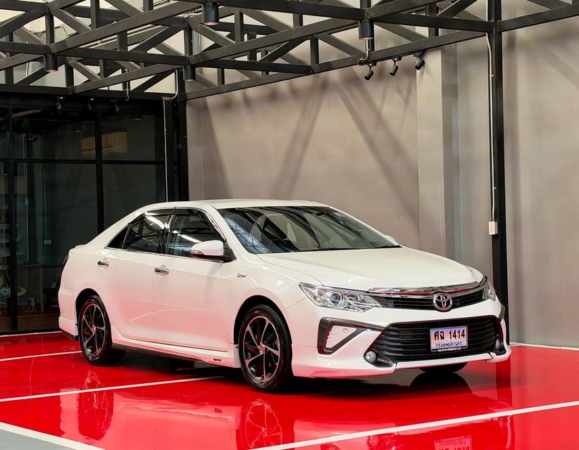 2017 TOYOTA CAMRY 2.0G EXTREMO รถมือเดียวออกป้ายแดง รถวิ่งน้อย รถเข้าศูนย์ตามระยะ รถไม่เคยมีอุบัติเหตุครับ