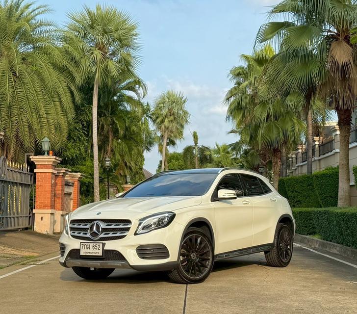 MERCEDES BENZ GLA250 AMG (W156) AT 2018 สภาพป้ายแดง รถบ้านไมล์แท้
