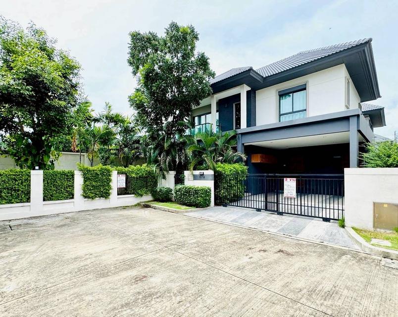 บ้านเดี่ยวหรู Bangkok Boulevard Srinakarin-Bangna ถนนหนามแดง ตำบลบางแก้ว อำเภอบางพลี จังหวัดสมุทรปราการ   