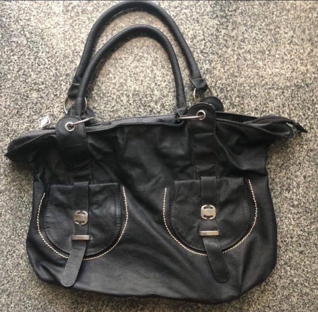 กระเป๋าสะพายผู้หญิง Kodinu สีดำ