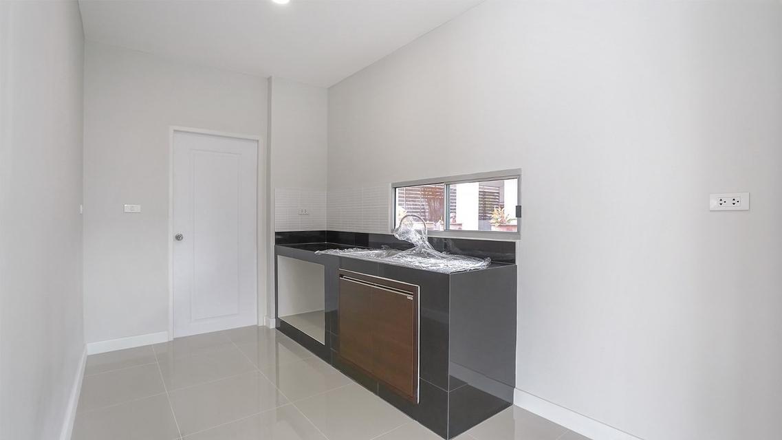 +ขายบ้านมือสองตกแต่งใหม่ หลังมุม โครงการ กฤษดา ลากูน ปิ่นเกล้า – พระราม 5 (Krisada Lagoon Pinklao Rama 5) เนื้อที่ 54.1 ตร.ว.ใกล้จุดขึ้นทางด่วนศรีรัช 8