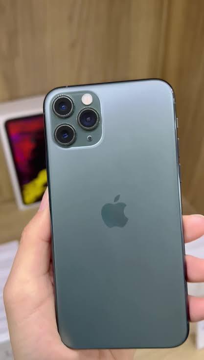 iphone 11 pro สีเขียวมิดไนท์กรีน 3