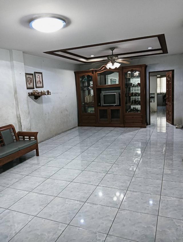 ขายอาคารพาณิชย์ 64 ตร.วา 3.5 ชั้น พระราม 2 ซอยสะแกงาม 35/1 พื้นที่ใหญ่ต่อเติมใหม่ เหมาะทำธุรกิจ 7