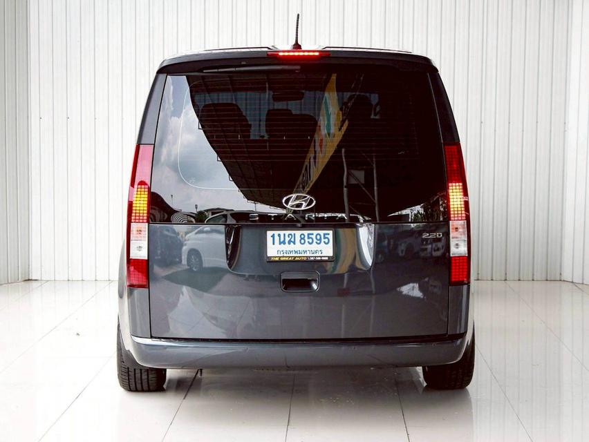 Hyundai Staria 2.2S ปี22 7