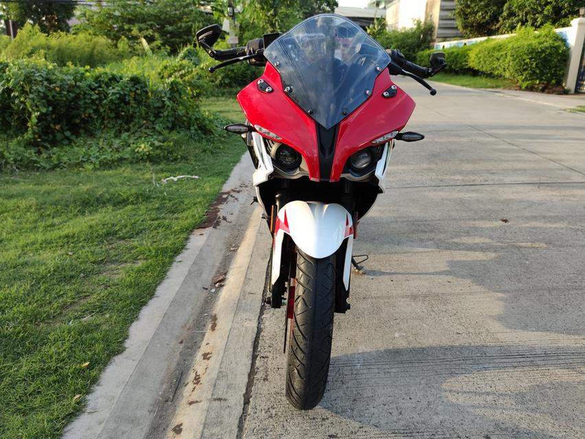  Bajaj pulsar RS200  ABS  4