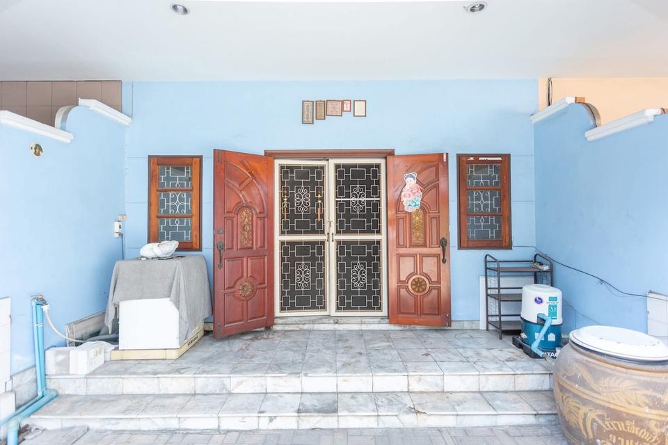 ขายด่วน!! ทาวน์เฮ้า 3 ชั้น ซอยสาธุประดิษฐ์ 49 ทำเลเด่น! สภาพดี โครงสร้างดีมาก! เดินทางสะดวก ใกล้ถนนพระราม 3! ราคาคุ้มค่า! . รายละเอียด  ✅ อาคารพาณิชย์ 6