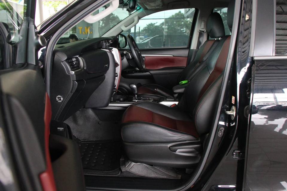 Toyota Fortuner 2.8TRD 4WD  8