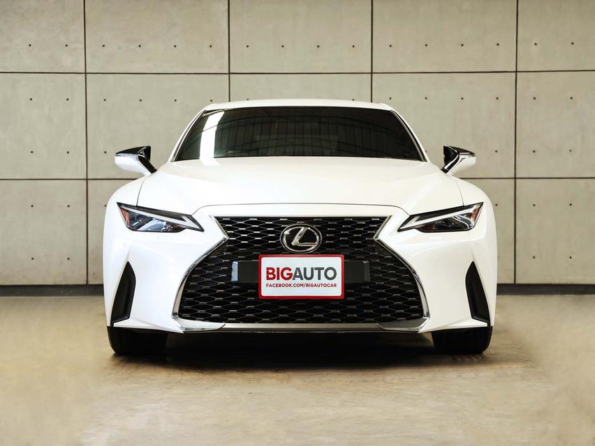 2023 Lexus IS300h 2.5 (ปี 13-26) Luxury Sedan AT B4304 รูปที่ 4