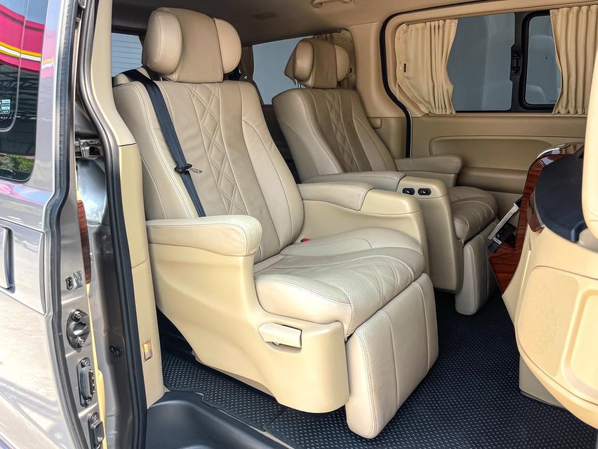 ขาย Hyundai Grand Starex 2.5Vip ปี17 12