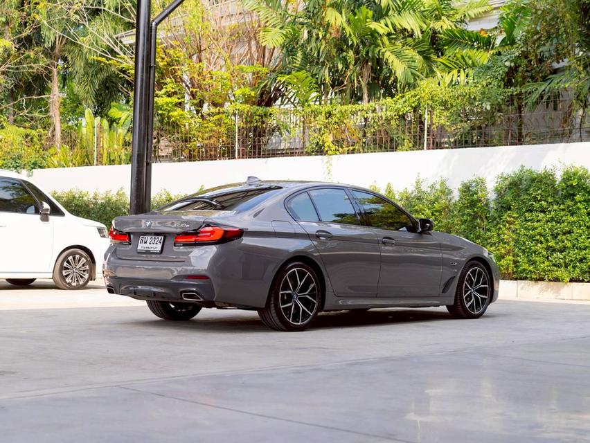 BMW 530e M Sport ปี 2022 *BSI 5 ปีหรือ 100,000 โล ถึง 18/3/2027*อะไหล่รับประกัน 5 ปี ไม่จำกัดระยะทาง