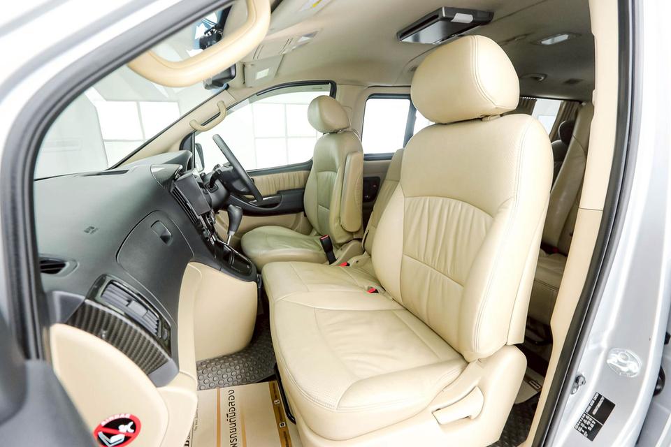 HYUNDAI H1 2.5 DELUXE 2011