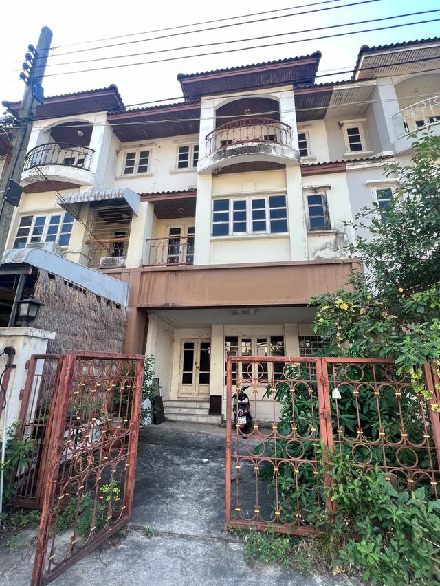 ทาวน์เฮาส์ 3 ชั้น ซิตี้ปาร์ค ศรีนครินทร์ 45 เนื้อที่ 24.4 ตร.ว. ขายเพียง 5 ล้านบาท **เจ้าของขายเอง** 1