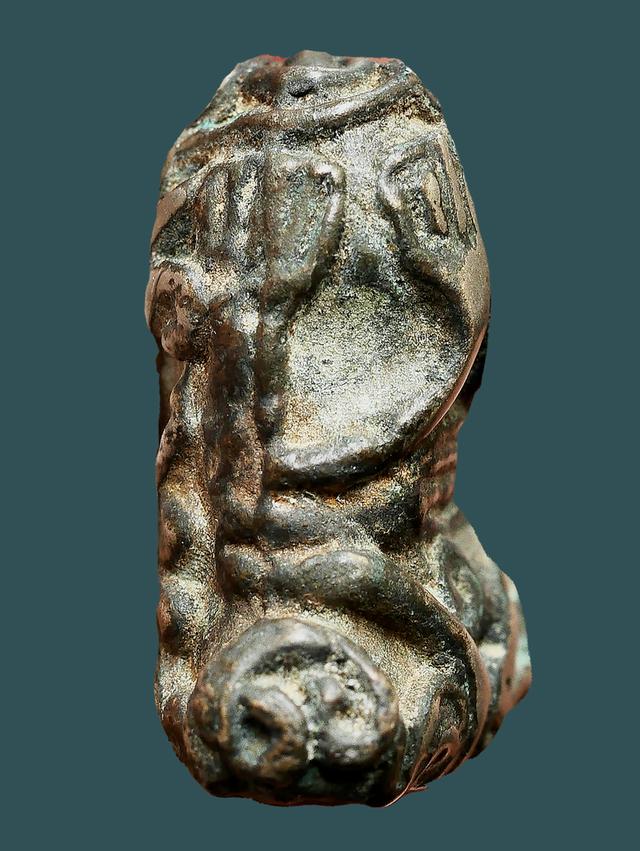 พระปิดตายันต์ยุ่ง หลวงปู่เอี่ยมวัดหนัง เนื้อสำริดเงิน....เก่าๆ 4