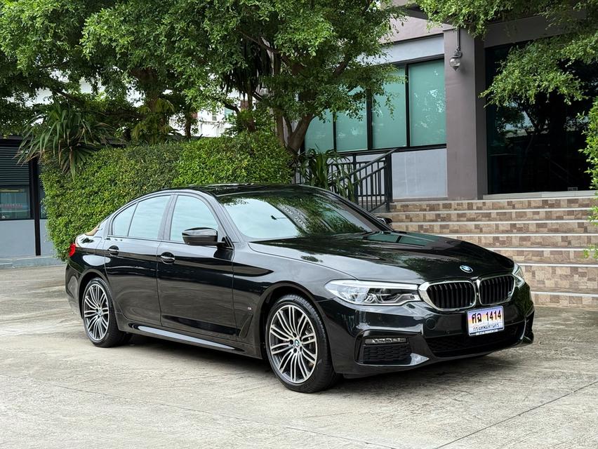 2019 BMW 530e MSPORT รถมือเดียวออกป้ายแดง รถวิ่งน้อยเพียง 90,000 กม รถเข้าศูนย์ทุกระยะ ไม่เคยมีอุบัติเหตุครับ
