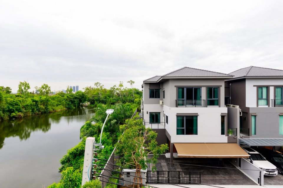 ให้เช่า บ้านหรู 4 ห้องนอน บ้านกลางเมือง ดิ เอดิชัน บางนา  ติดสนามกอล์ฟเมืองแก้ว บางนา ไลน์ไอดี ✅ @ibx7531n 2