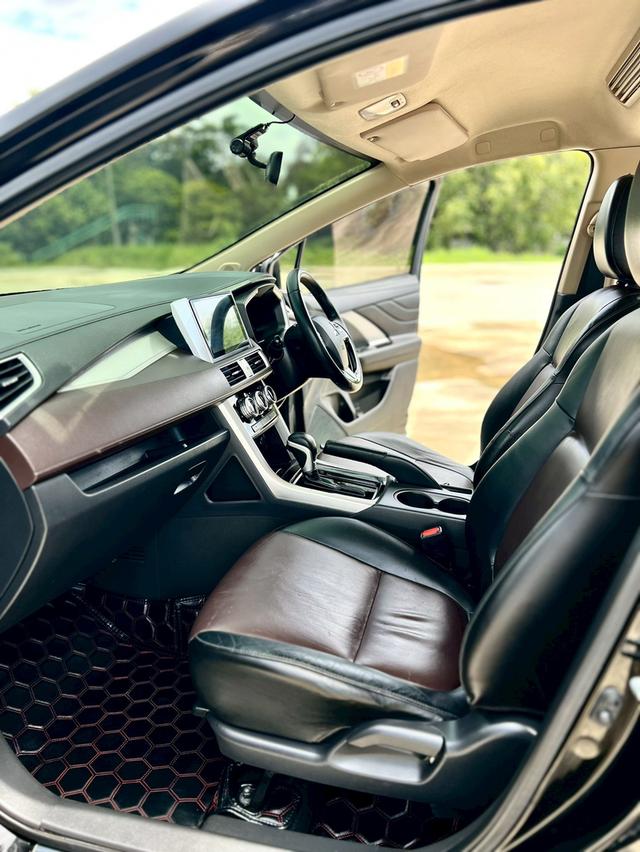 mitsubishi xpander 1.5 TOP 13