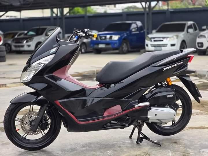 Honda pcx สีดำ 2