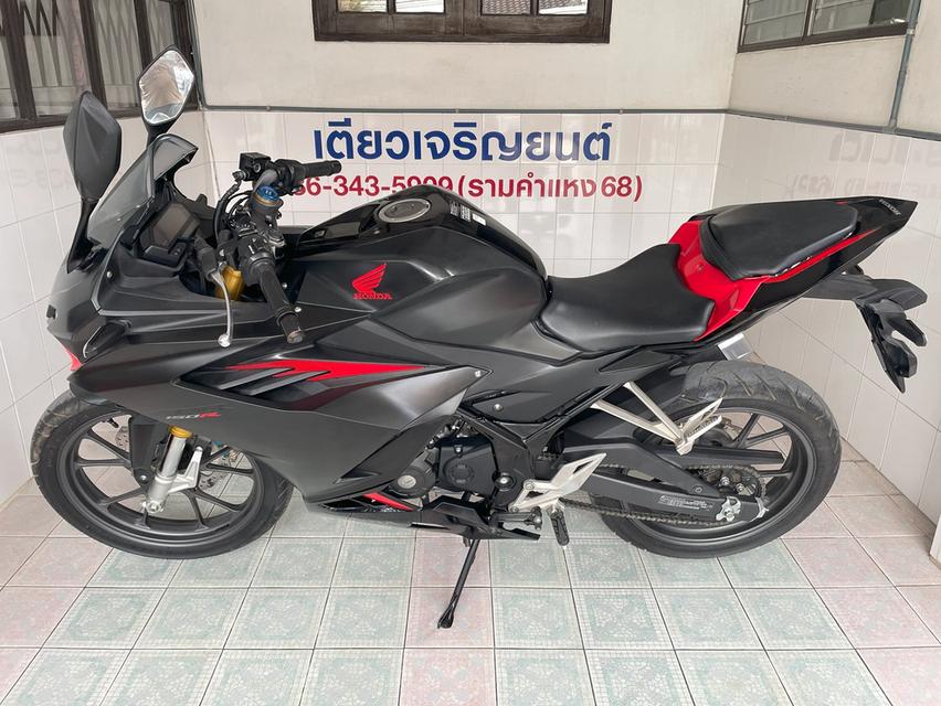 CBR150R ABS สภาพซื้อจอด ใช้งานน้อย มีรับประกัน เครื่องดี ศูนย์ดี ชุดสีสวย รถมือเดียว เอกสารครบ วิ่ง9000 ปลายปี65 4